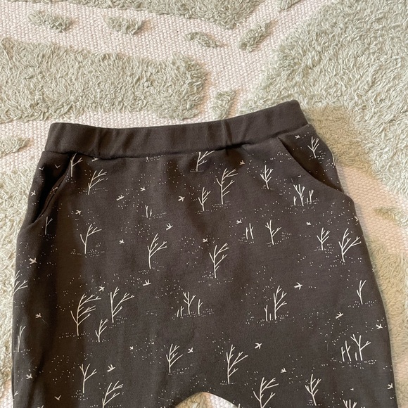 Red Caribou Forest Print Pants in Charcoal - 6-9 Months - Picture 2 of 4